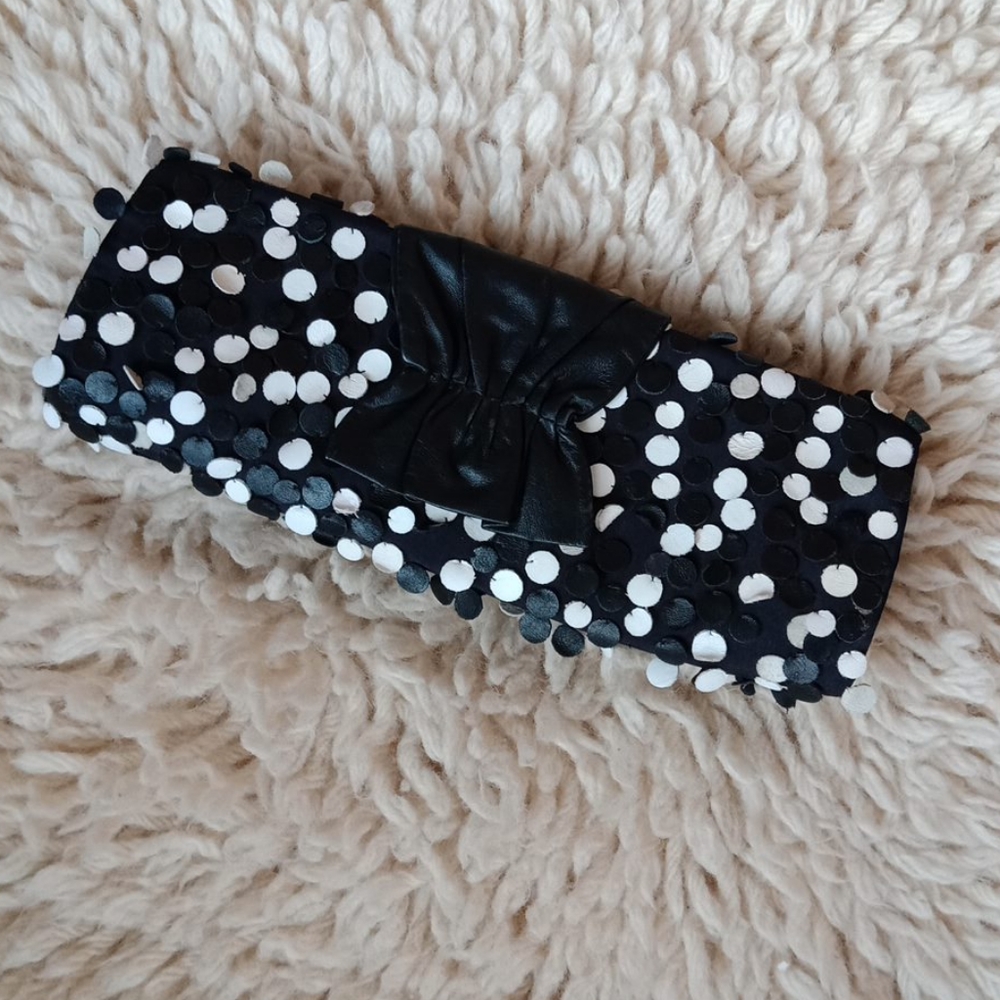 Santi super cute clutch